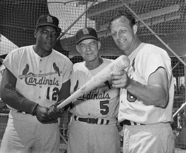 Warren native Bill White honored with award by baseball hall of fame